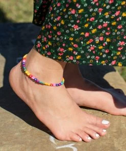 Natural Life Beaded Daisy Anklet Beach & Outdoors