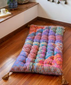 Natural Life Tufted Lounge Bed