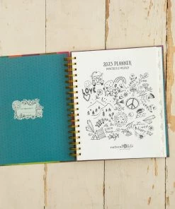 Natural Life 2022-23 17 Month Planner Gifts & Fun Things