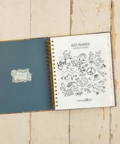 Natural Life 2022-23 17 Month Planner Gifts & Fun Things
