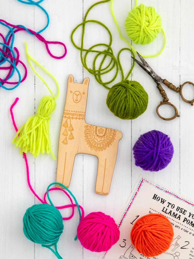 Natural Life Back To Campus Pom Pom & Tassel Kit 4 Natural Life Back To Campus Pom Pom & Tassel Kit