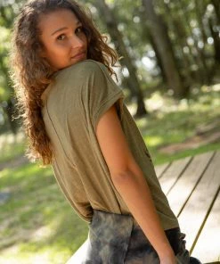 Natural Life NEW & TRENDING Frankie Tee