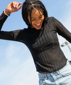 Natural Life CLOTHES Pearl Layering Top